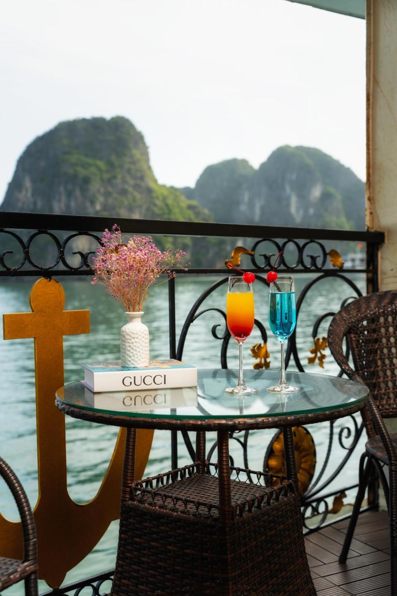 Halong Aquamarine Royal Cruise Hotell Ha Long Exteriör bild