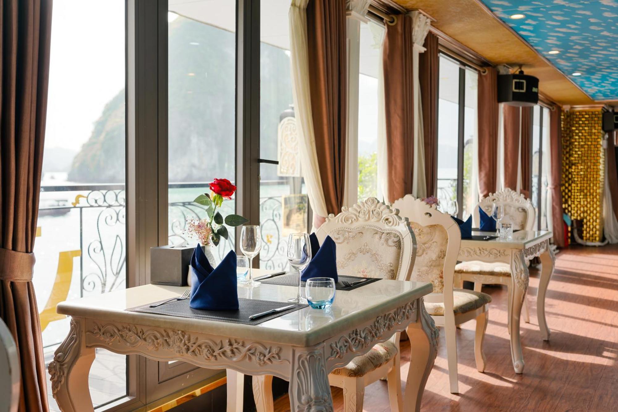Halong Aquamarine Royal Cruise Hotell Ha Long Exteriör bild